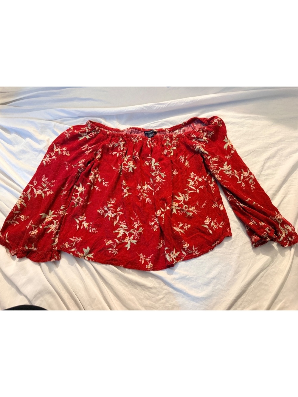 American Eagle Red Floral Off-Shoulder Blouse Size Small
